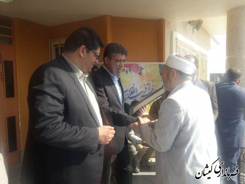 جشن انقلاب در مدرسه فاروق منصور عباسی سیمین‌شهر برگزار شد