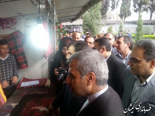 بازدید فرماندار گمیشان از نمایشگاه دستاوردهای طرحهای خود اشتغالزایی کمیته امداد استان گلستان