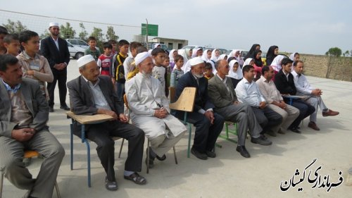 تجلیل بخشدار گلدشت از معلمان دبستان قلعه توماجلر