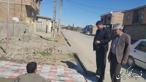 بازدید بخشدار گلدشت از روند سنگ فرش خیابان روستای بصیرآباد