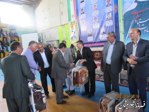 مراسم گرامیداشت مقام معلم در شهرستان گمیشان برگزار شد