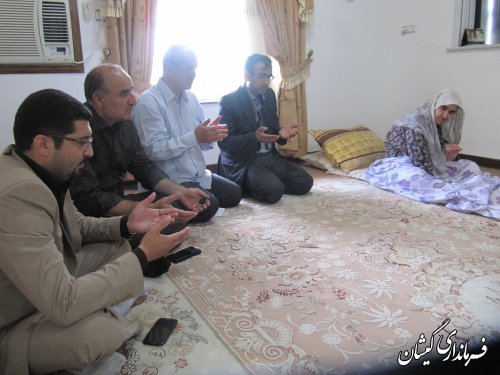 معاون فرماندار گمیشان با خانواده شهید عبدالوهاب آهنی دیدار کرد