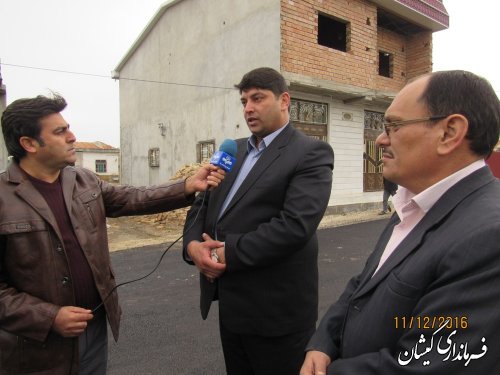 بازدید فرماندار گمیشان از اجرای طرح هادی(آسفالت معابر) روستای بصیر آباد