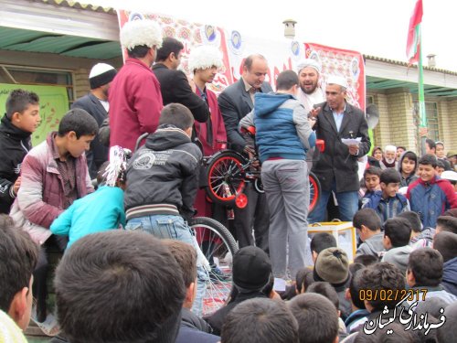 همایش بزرگ پیاده روی خانوادگی در روستای خواجه نفس برگزار شد