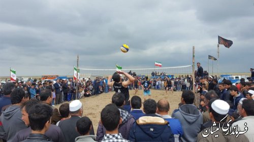 جشنواره ساحلی روستای چارقلی شهرستان گمیشان برگزار شد