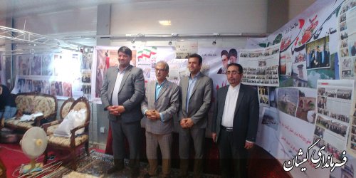 فرماندار گمیشان از غرفه های نمایشگاه مطبوعات استان بازدید کرد