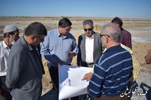 بازدید فرماندار گمیشان و رئیس سازمان جهاد کشاورزی از زهکشی اراضی