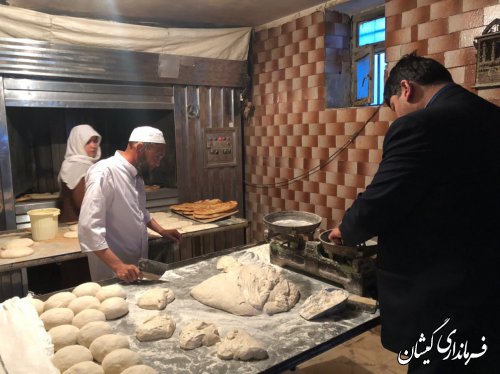 بازدید سرزده فرماندار گمیشان از نانوایی های روستاهای مرزی شهرستان