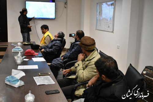 جلسه بررسی وضعیت هدایت آبهای ورودی به مرکزشهرستان برگزارشد