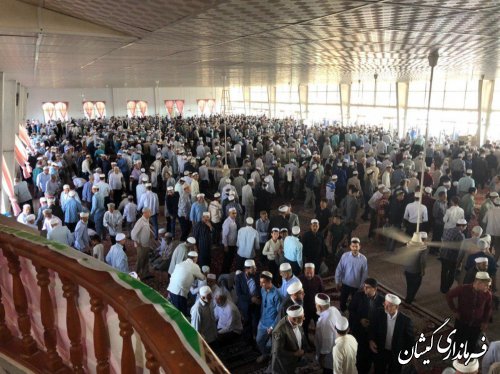 حضور فرماندار گمیشان در نماز عید سعید فطر مرکز شهرستان