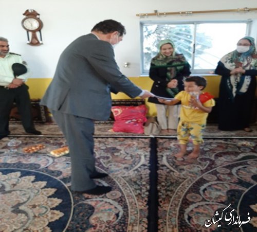 دیدار فرماندار گمیشان با دختران موسسه خیریه حضرت زینب کبری (س) سیمن شهر
