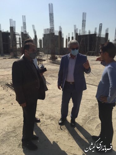 بازدید فرماندار گمیشان از بيمارستان در حال ساخت گميشان