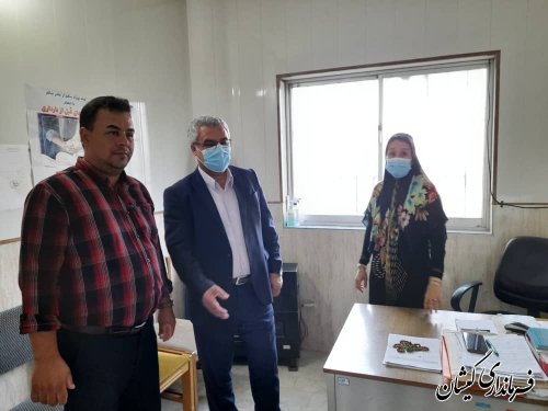 بازدید فرماندار گمیشان از روند واکسیناسیون در روستای مرادبردی 