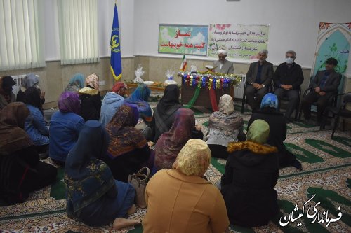 مراسم اهدای جهیزیه به نو عروسان تحت  حمایت کمیته امدادامام خمینی(ره) شهرستان گمیشان