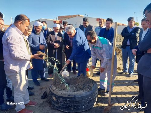 آیین افتتاح متمرکز پروژه های محرومیت زدایی بسیج سازندگی در شهرستان گمیشان برگزار شد