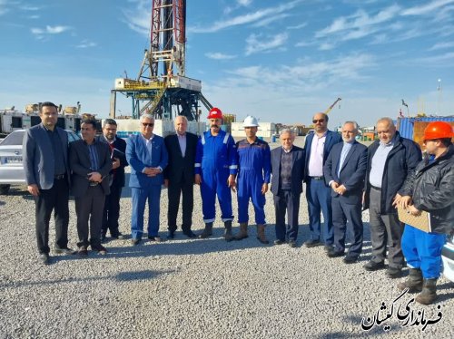 بازدید مشاور و دستیار ویژه وزیر کشور از دکل حفاری اکتشاف نفت و گاز گمیشان