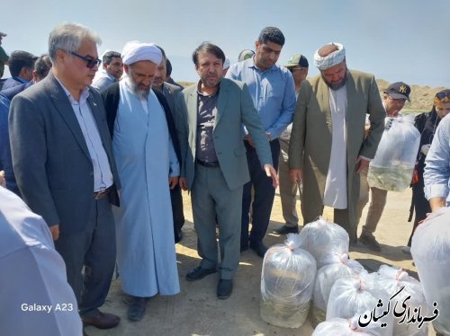 مراسم رها سازی بچه ماهیان استخوانی و خاویاری در رودخانه گرگانرود شهرستان گمیشان برگزار شد